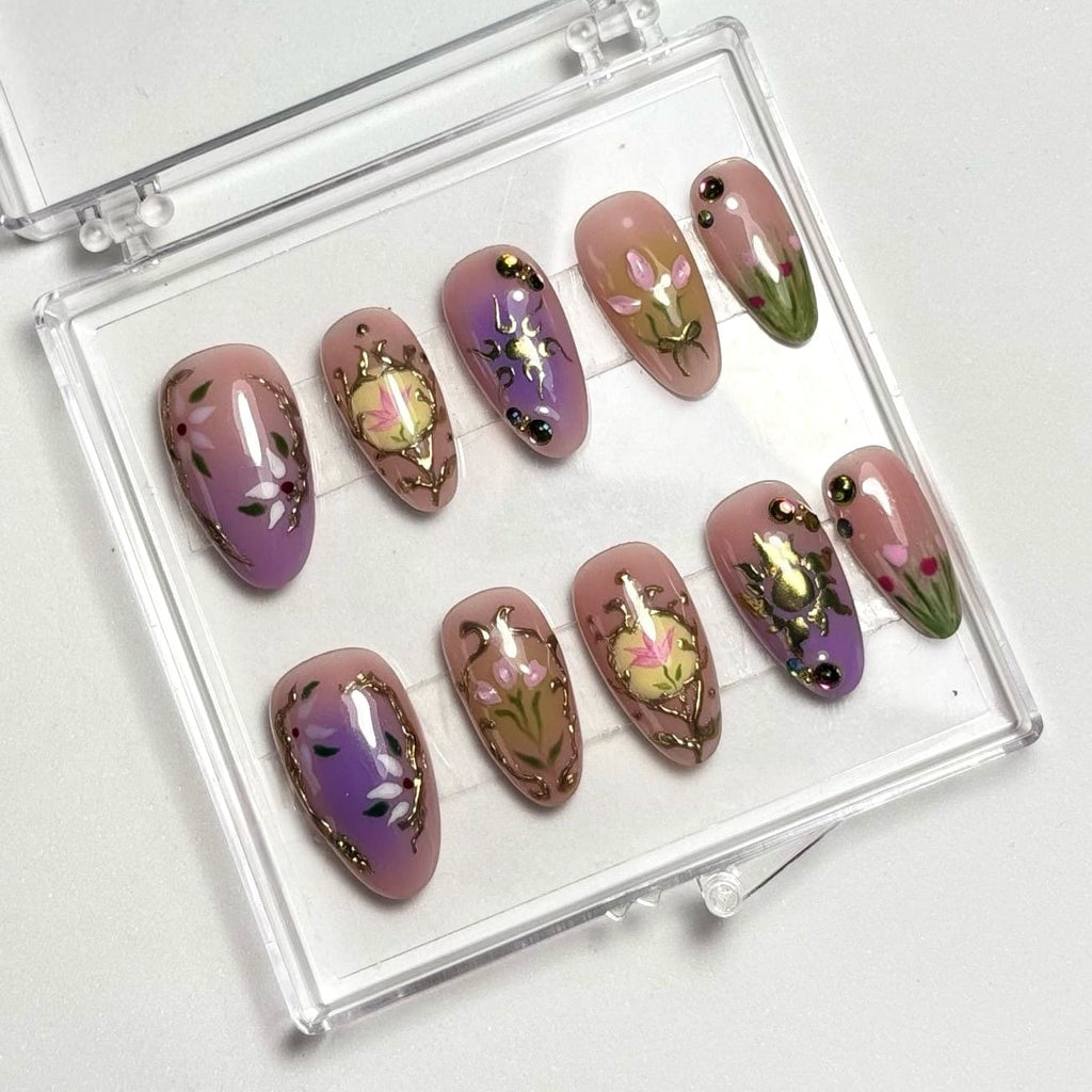 press on nails faits main réutilisables inspiré du Disney Raiponce nail art doré et 3D et nail art fleurs 