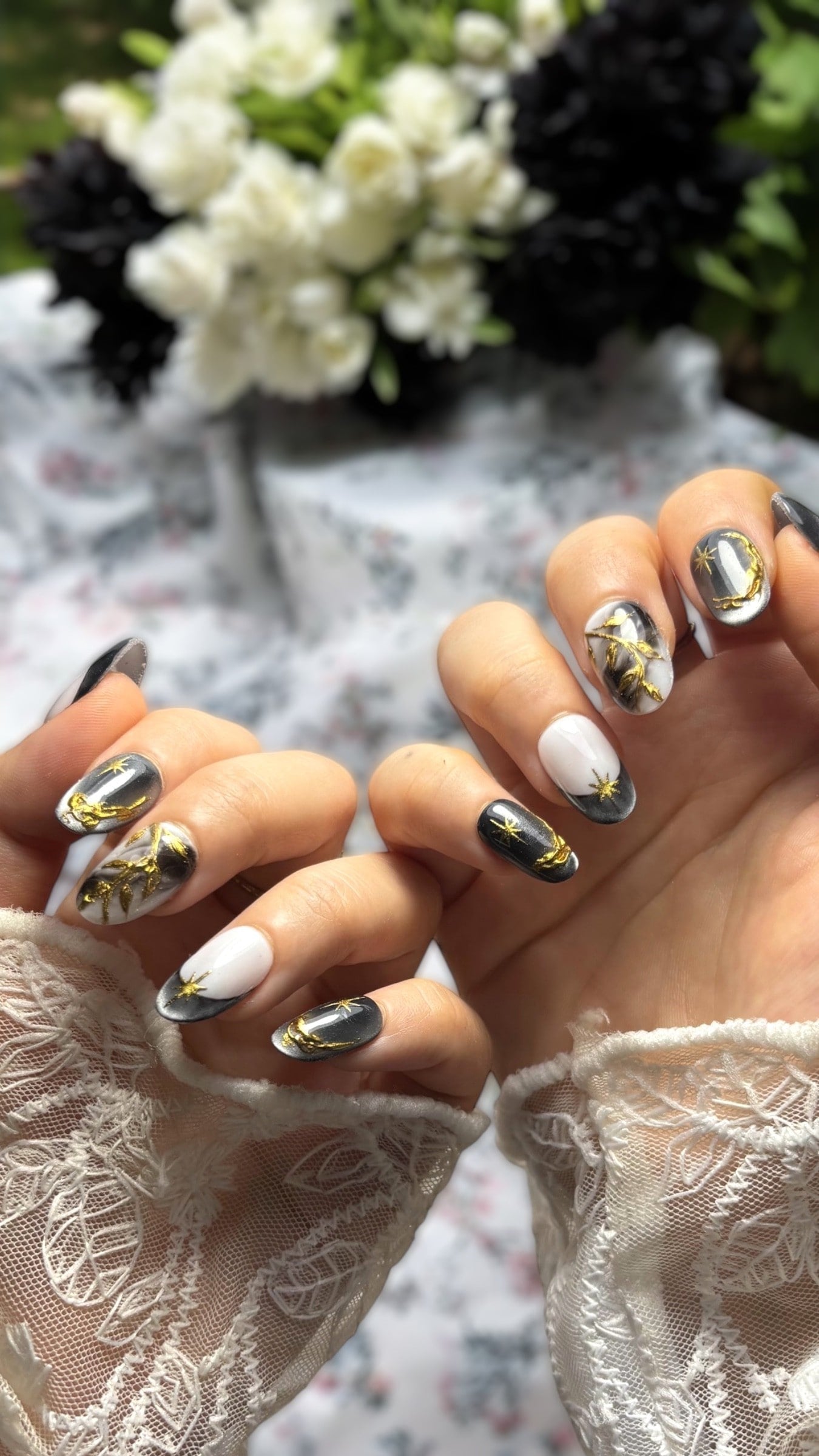 french noir cat eyes argenté nail art doré mystique et féérique dark 