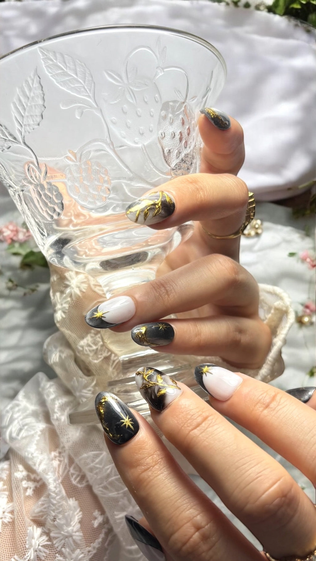 french noir cat eyes argenté nail art doré mystique et féérique dark 