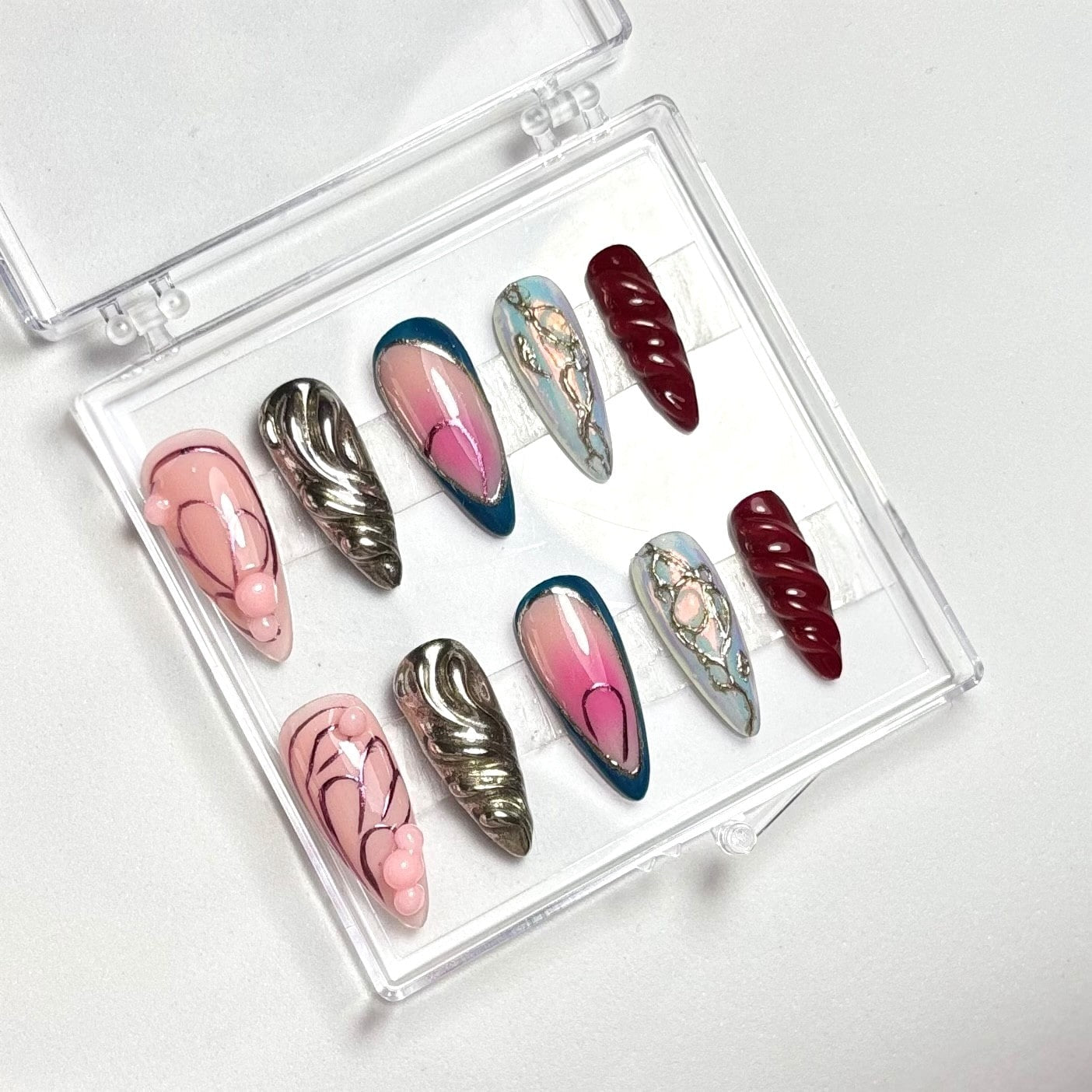 press on nails faits main réutilisables féérique boule 3D chrome argenté et bleu rouge rose 3D silver chrome