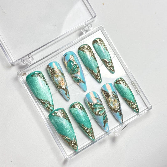 press on nails faits mains féérique bleu turquoise argenté fleurs sécher et silver chrom