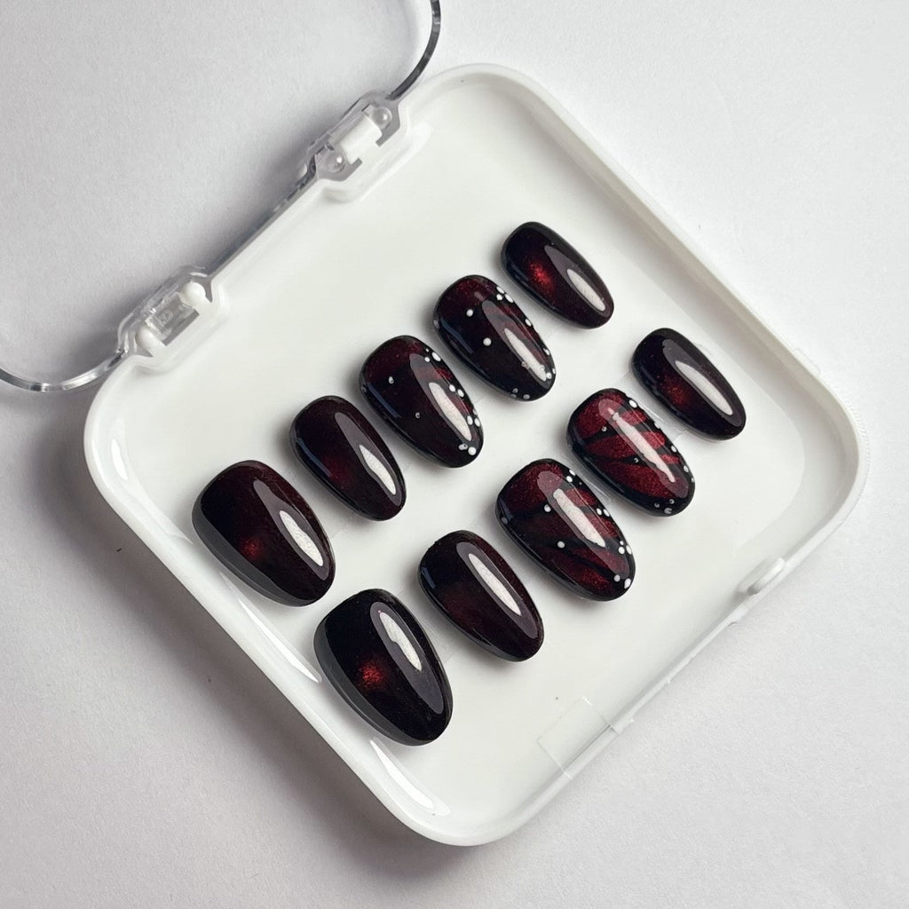 press on nails faits main réutilisables rouge effet papillon noir et rouge 
