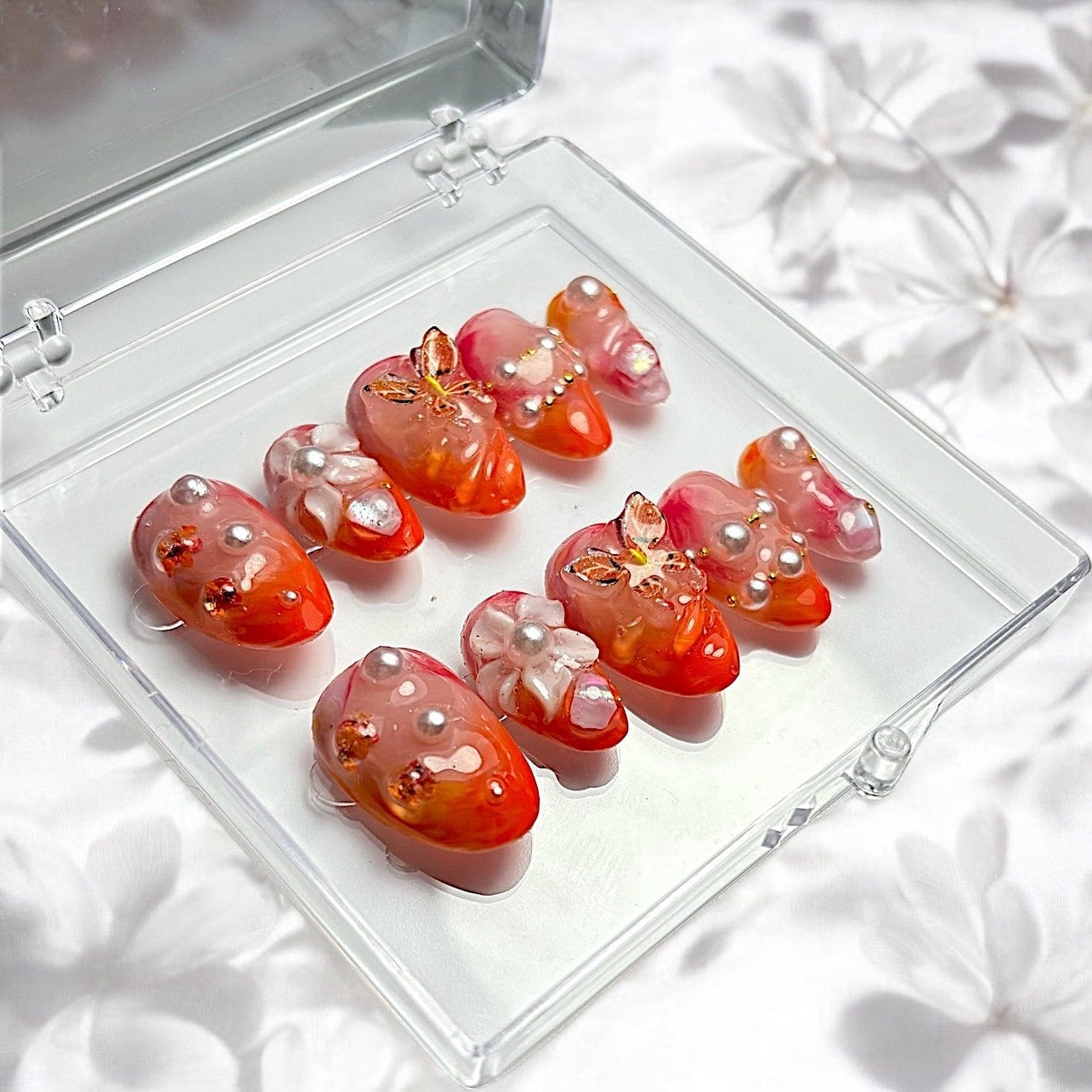 press on nails réutilisables faits main fleurs 3D orange rose vuoilet jaune perle blanc nacrée papillon 3D