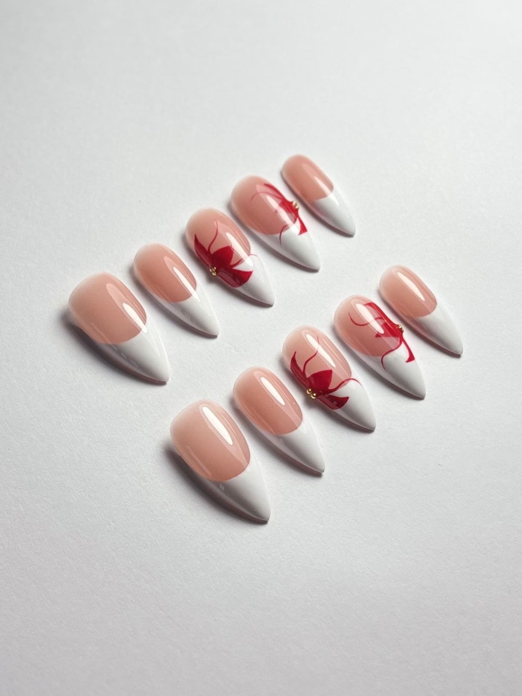 press on nails faits main réutilisables french fleurs rouge intense perle dorée